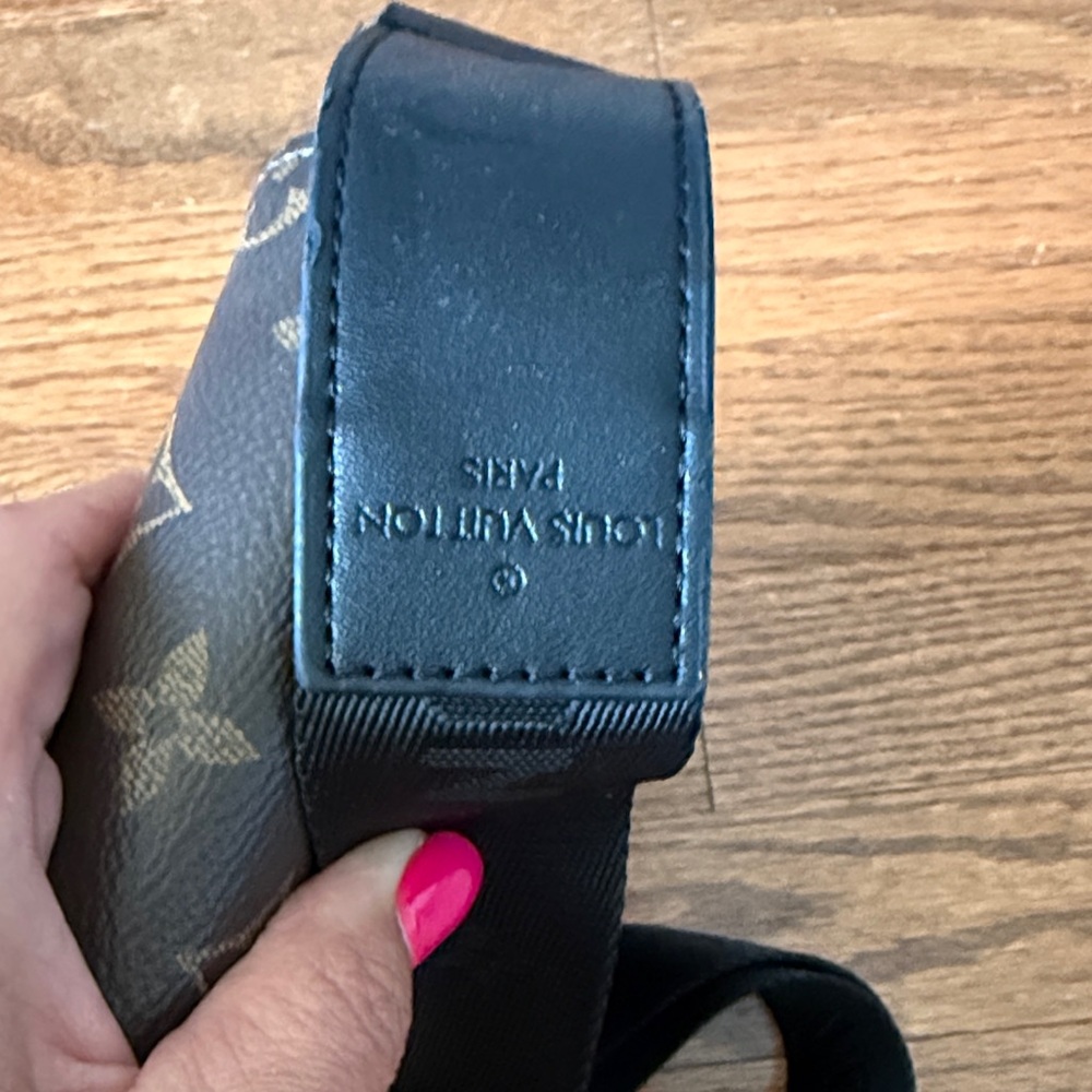Louis Vuitton Monogram Messenger Bag - Brown, Black - Picture 4 of 6